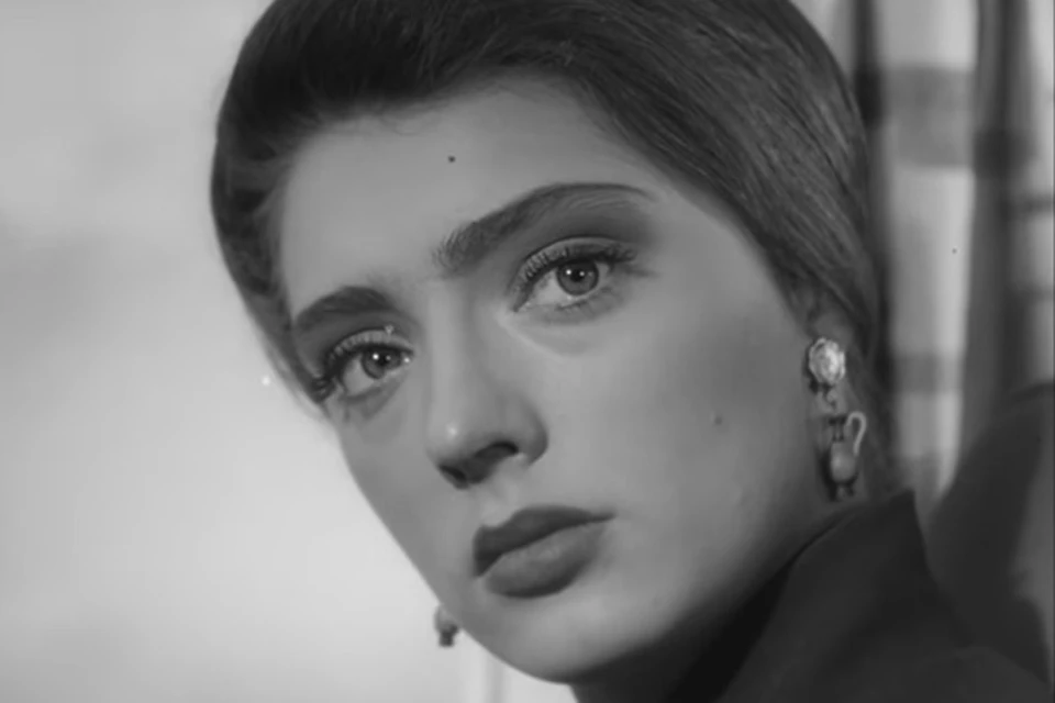 Людмила Абрамова в роли Эвы Пристли. Фото: кадр из фильма «713 просит посадку» (1962)
