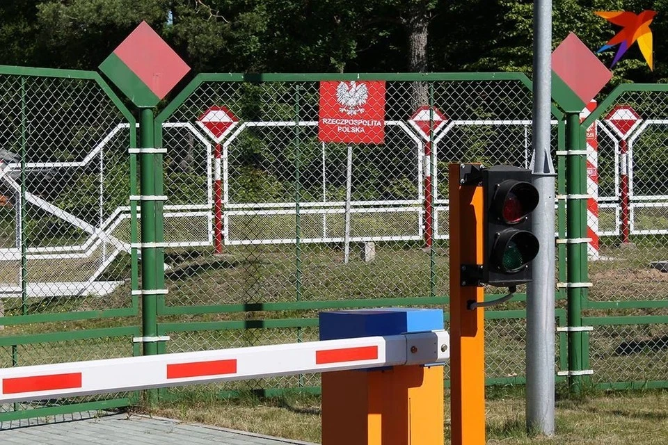 Ситуацию на границе Беларуси и Польши можно охарактеризовать уже почти забытым термином советских времен "железный занавес".