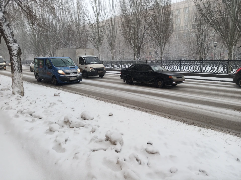 В Волгограде осложнил дорожную ситуацию