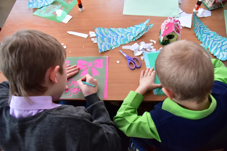 Дети обожают совместное творчество, поэтому не стоит их этого лишать. Фото: Владислав Комяков.