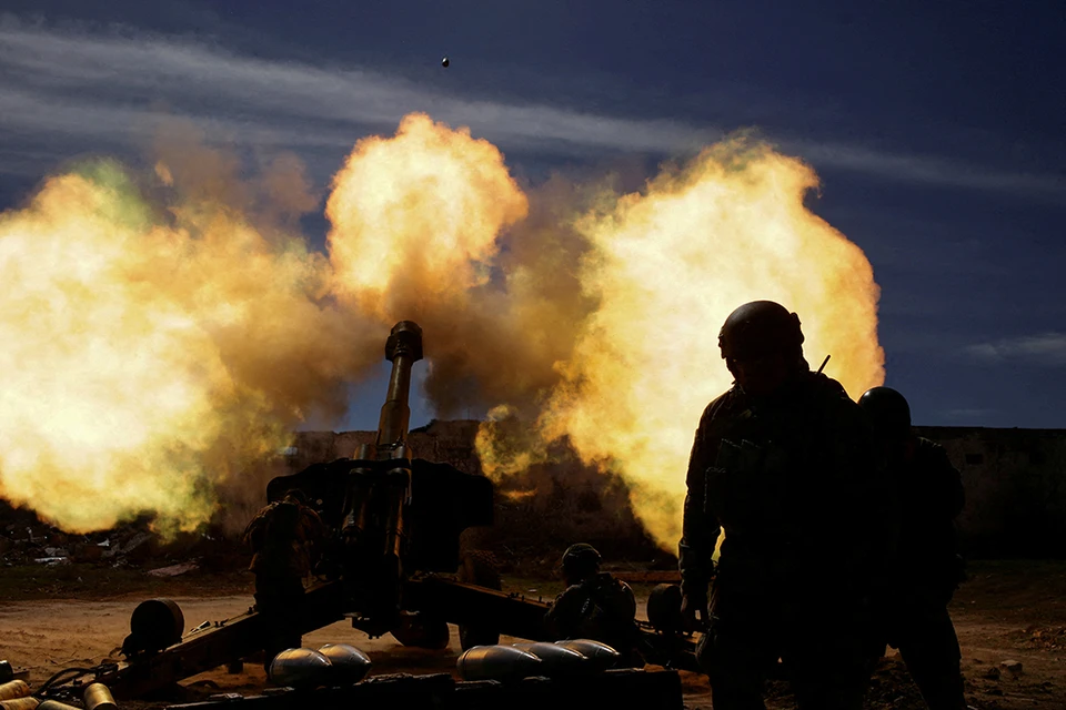 Украинские военные взорвали дамбу в Артемовске.