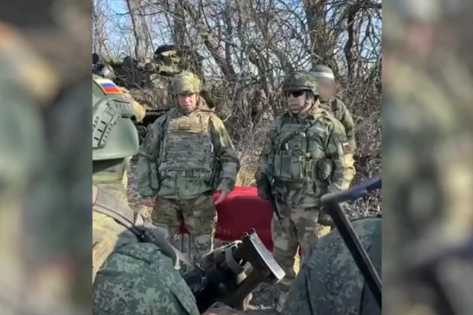 На угледарском направлении наградили морских пехотинцев Тихоокеанского флота. Фото: скриншот с видео УНМ ДНР