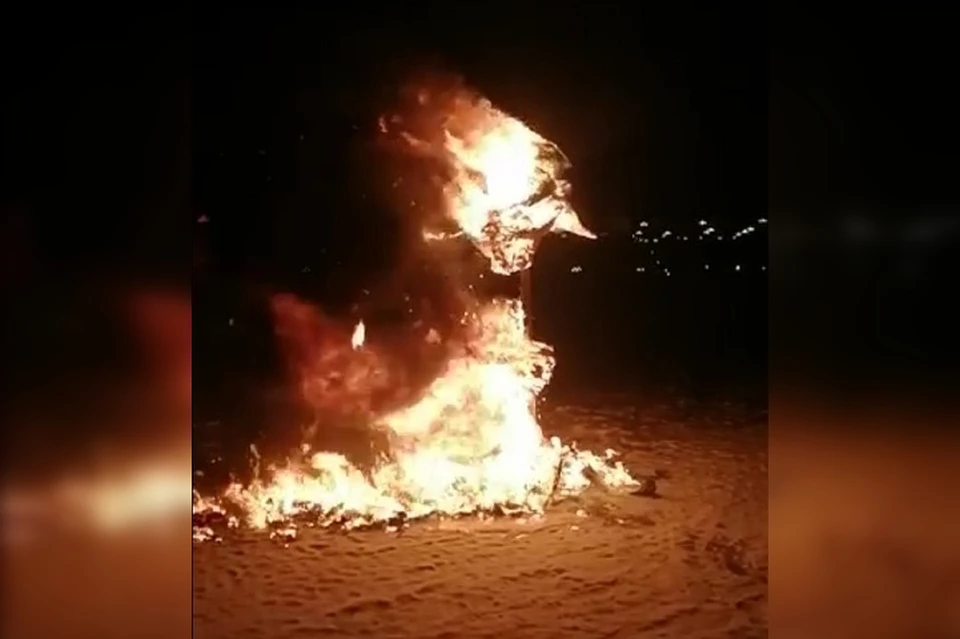 Экспонаты простояли на набережной около месяца