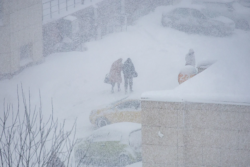 За сутки в Мурманске выпала половина месячной нормы снега, превзойдя все ожидания.