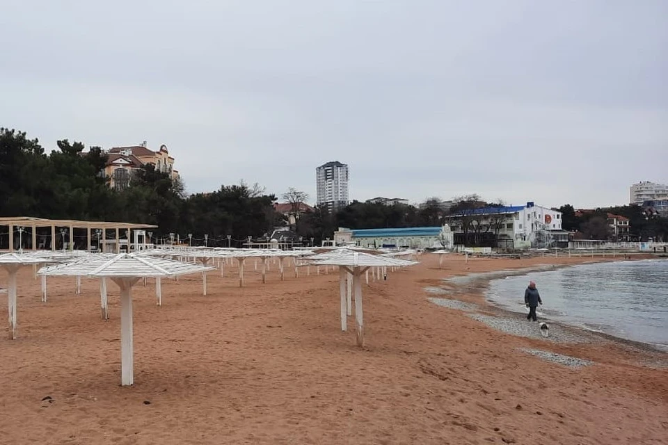 В Геленджике очистили берег. Фото: t.me/mcu_gelen