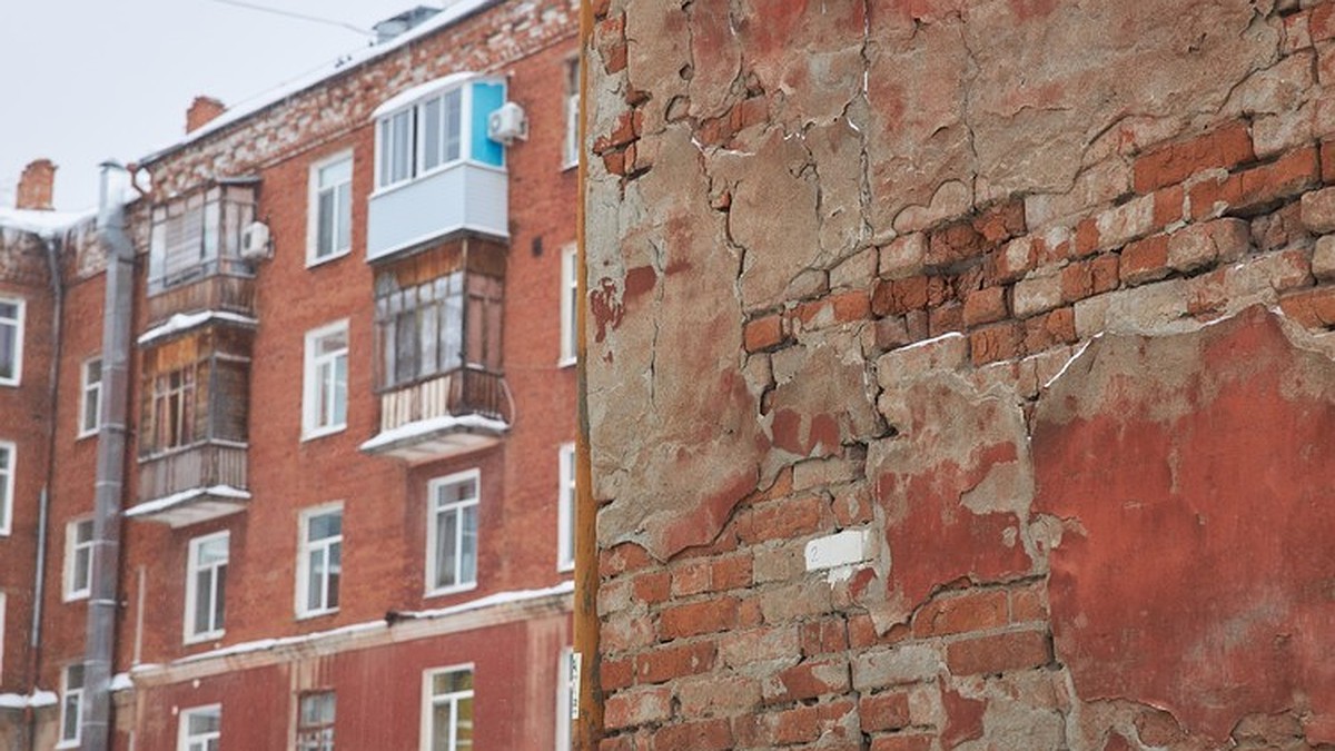 В Перми ищут грузовики для экстренного расселения аварийного дома на  Куйбышева - KP.RU