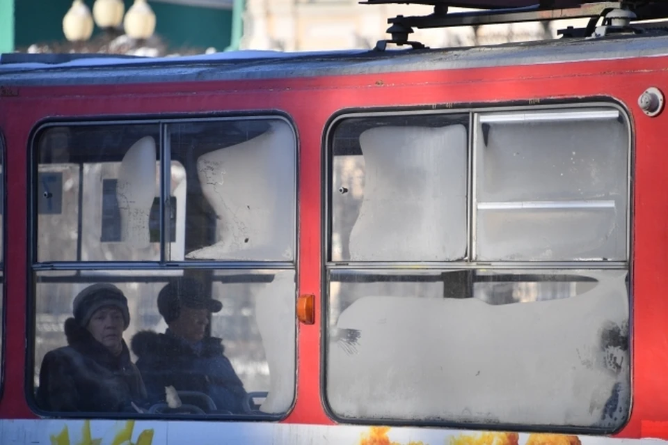 Подростка вытолкнули из автобуса при попытке расплатиться в Комсомольске-на-Амуре