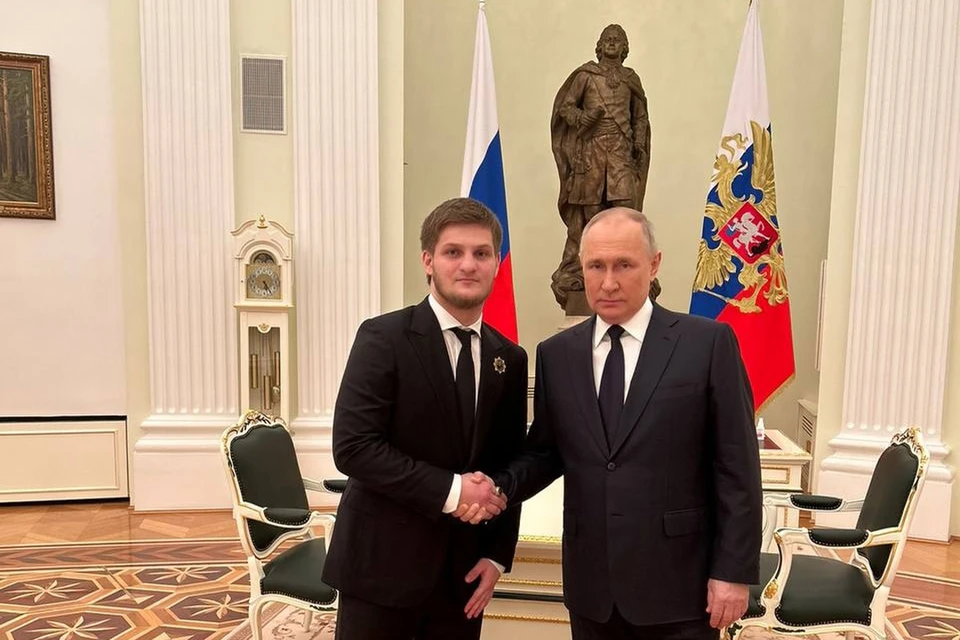 Владимир Путин провел неофициальную встречу с сыном главы Чечни. Фото: Телеграм-канал Рамзана Кадырова