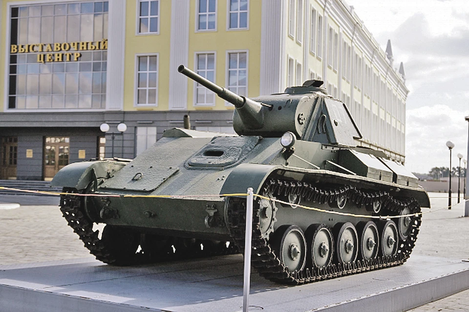 Этот танк освобождал Запорожье от немецко-фашистских захватчиков во время Великой Отечественной Войны.