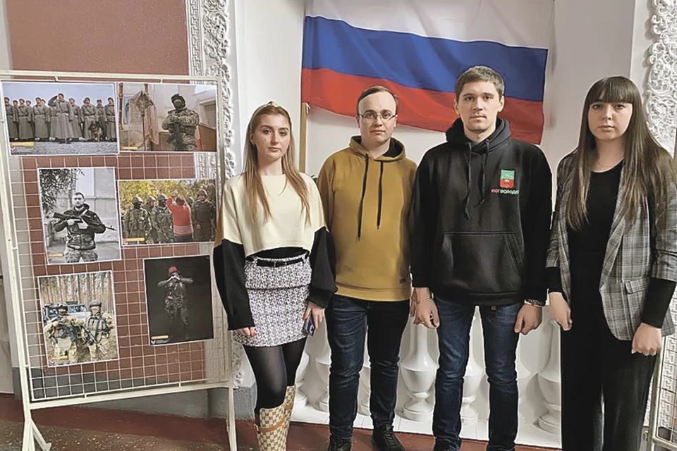 Фотовыставки «Мой герой» открылась в Запорожской области в День защитников Отечества.
