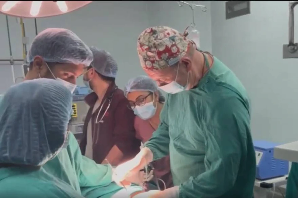 Известный детский хирург из Иркутска Юрий Козлов провел несколько операций в Непале. Фото: Юрий Козлов