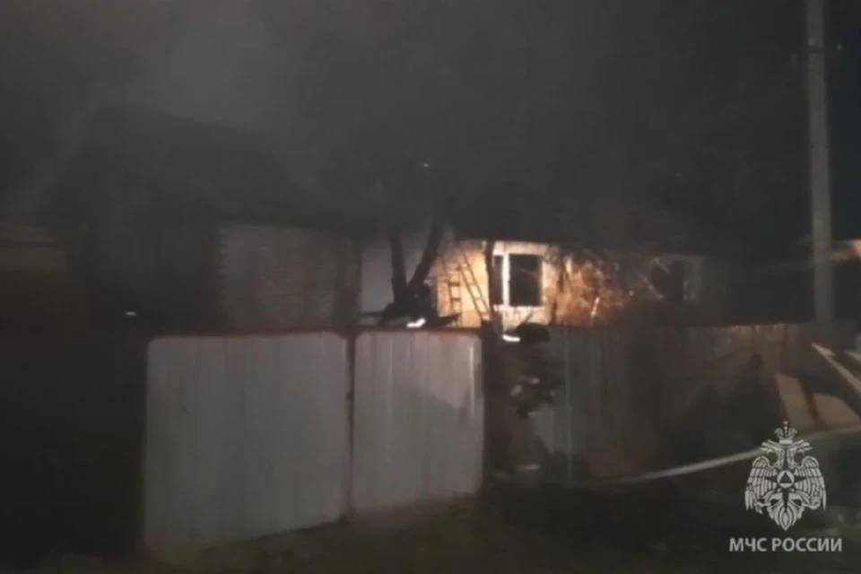 Мужчина погиб в огне, пытаясь спасти свой дом от пожара в ЕАО