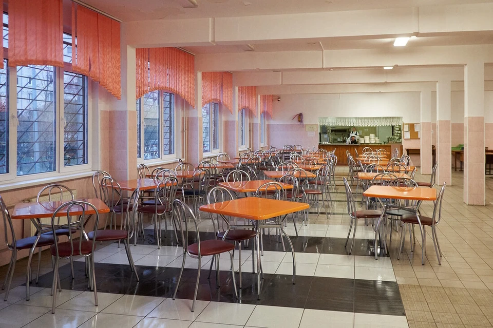 В петербургских школах начали кормить школьников ресторанными блюдами.