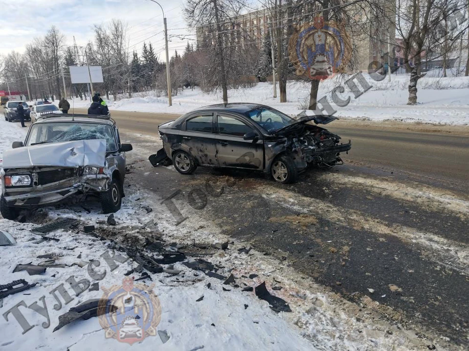Нетрезвая женщина-водитель устроила тройное ДТП в городе Новомосковск Тульской области
