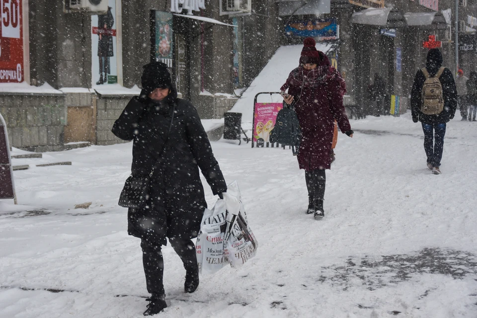 В Международный женский день погода не пощадила столицу Сибири.