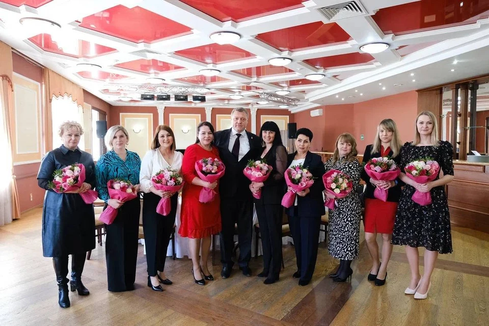 Губернатор Астраханской области встретился с женами военнослужащих