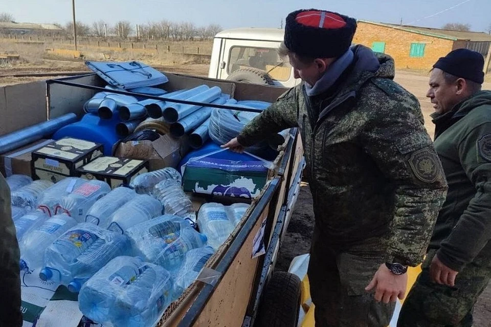 Около 40 тонн гуманитарной помощи доставили кубанские казаки в зону СВО Фото: admkrai.krasnodar.ru