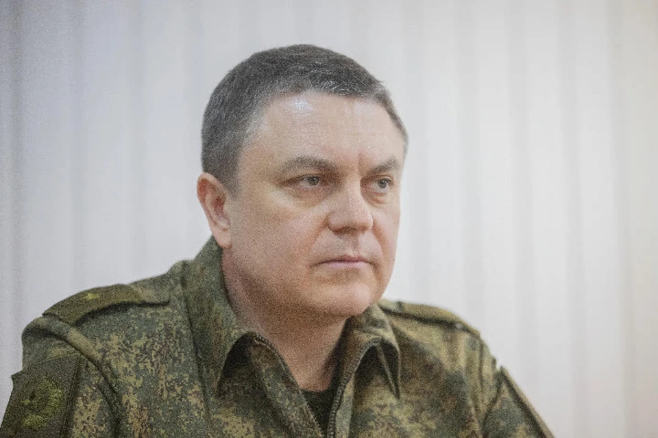 Руководитель региона заслушал доклады служб о ликвидации последствий обстрела города. Фото: пресс-служба Главы ЛНР