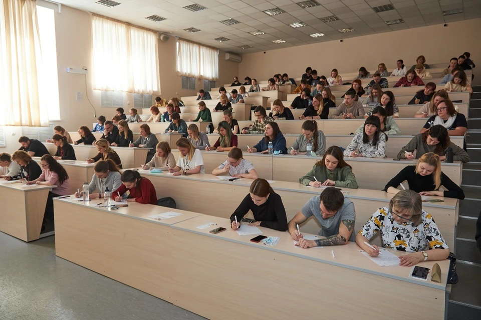 В Новосибирской области пятый год растёт популярность обучения в колледжах и техникумах.