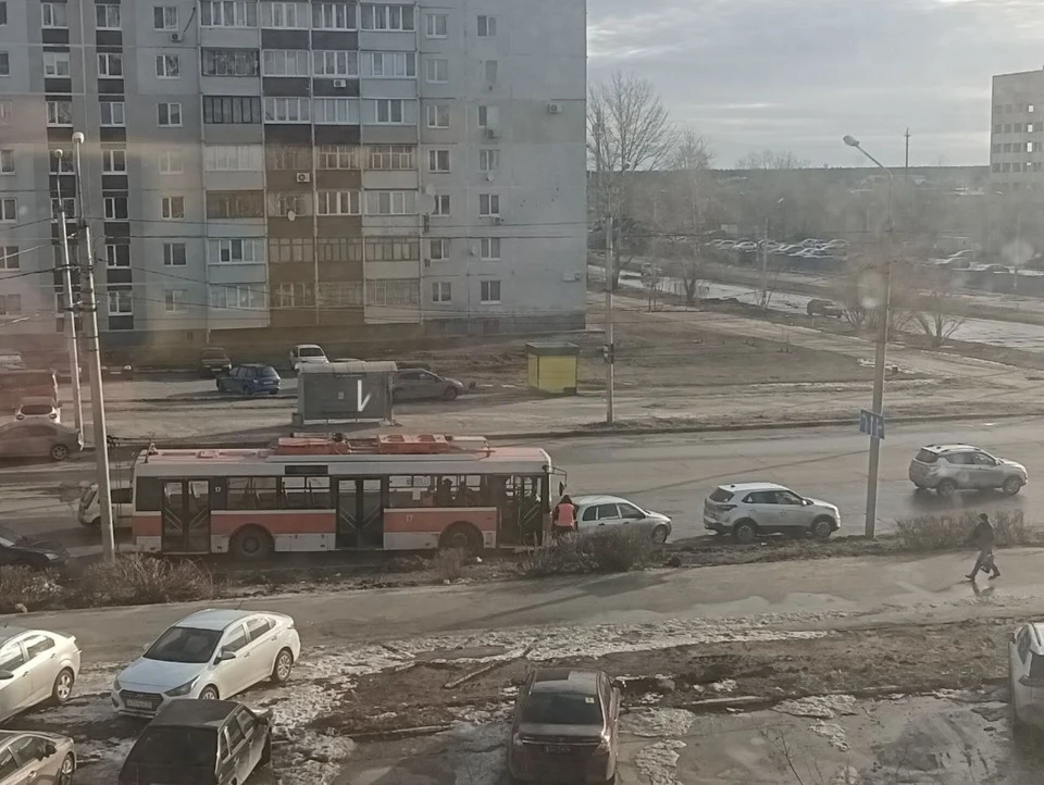 Троллейбус попал в аварию в Новом городе