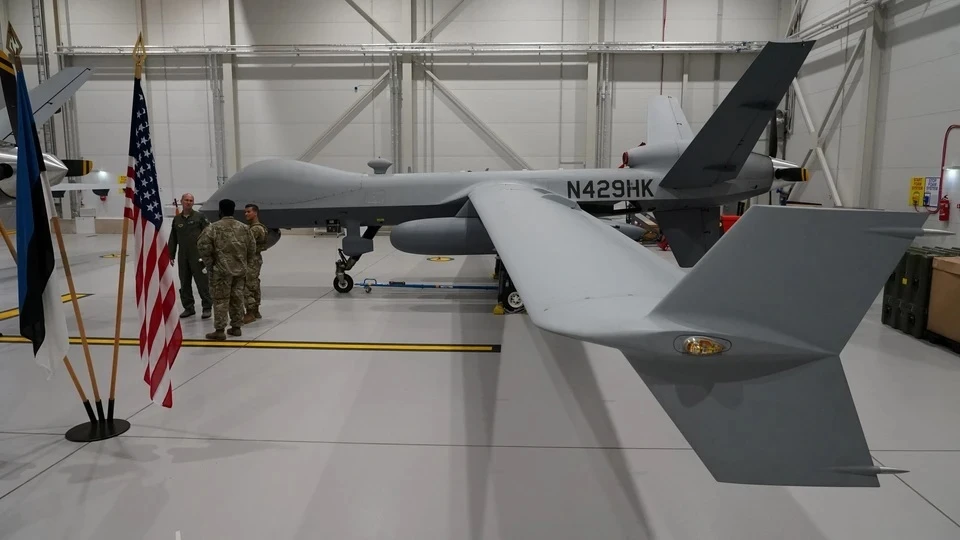 Американский дрон MQ-9 Reaper в ангаре на авиабазе в Эстонии