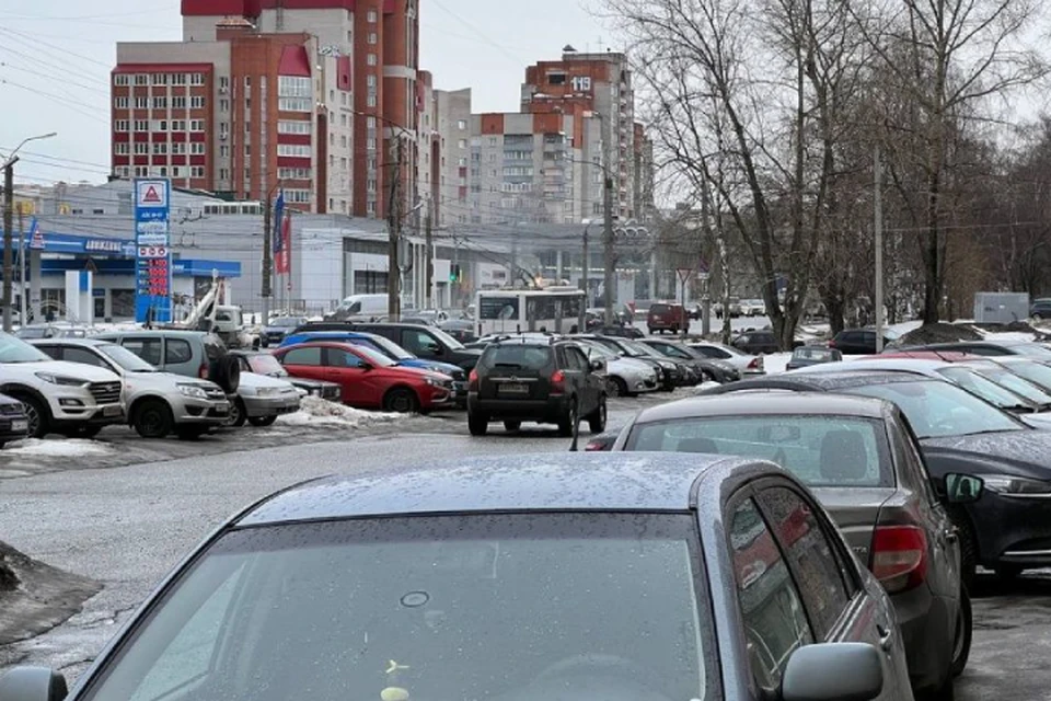 ЧП произошло на улице Московской. Фото: скрин с видео vk.com/kirov_blacklist
