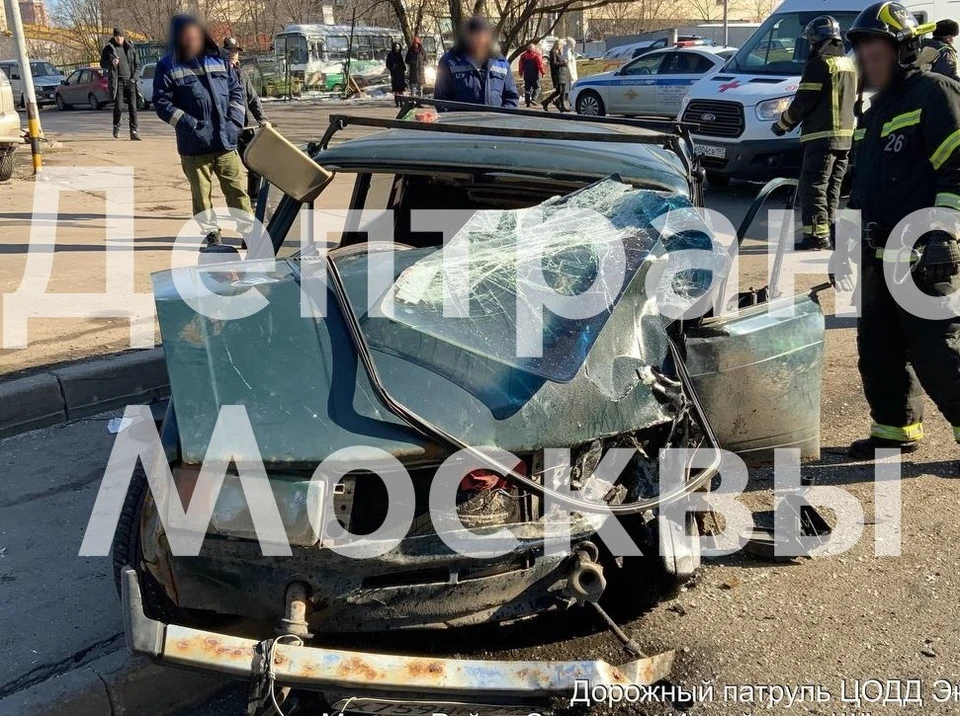 Два автомобиля столкнулись в районе Щелковского шоссе в Москве