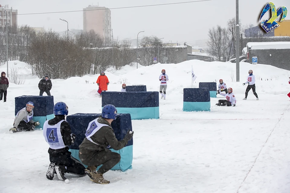 В Мурманске продолжается 88-й «Праздник Севера», впервые в его программу вошли соревнования по юкигассену. Фото: Администрация города Мурманска