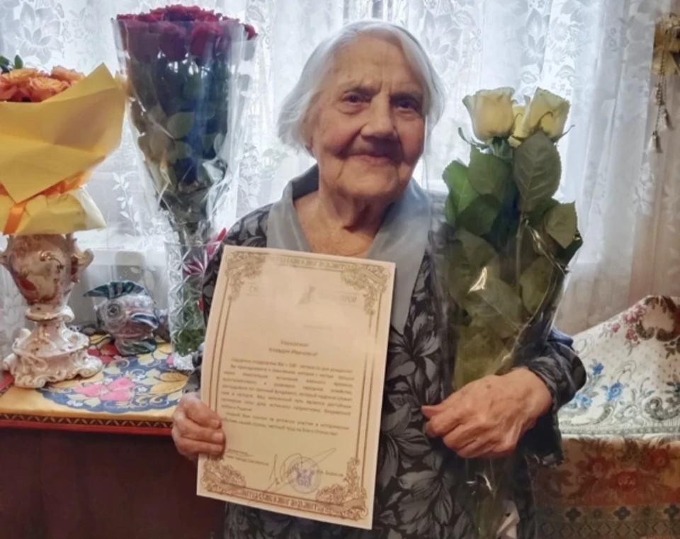 В Смоленске ветеран войны отпраздновала столетний юбилей. Фото: пресс-служба администрации города.