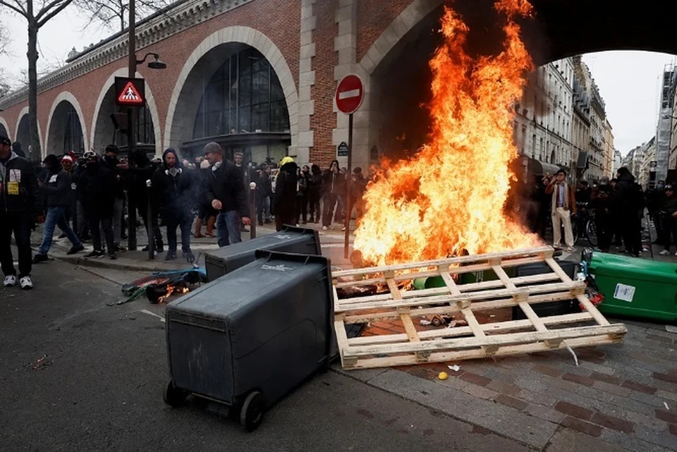 Граждане Франции протестуют против пенсионной реформы Макрона