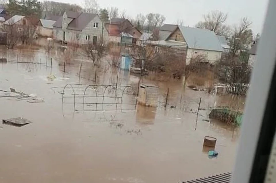 Потоп в оренбурге 2024 фото В пригороде Оренбурга затоплено десять садовых участков - KP.RU