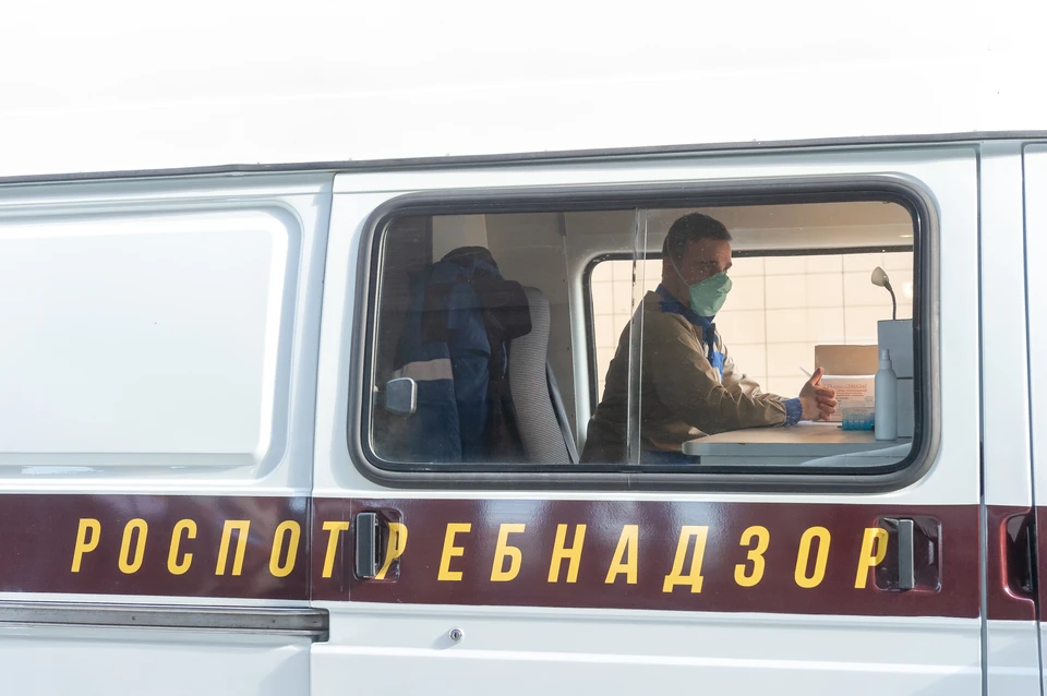 Сотрудники Роспотребнадзора усилили контроль за эпидситуацией из-за весеннего паводка.