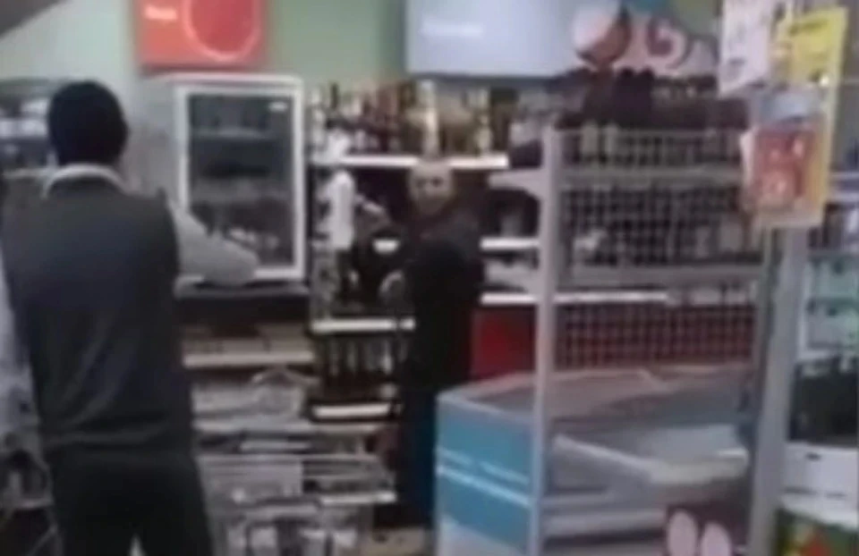 Дебошир попал на видео.