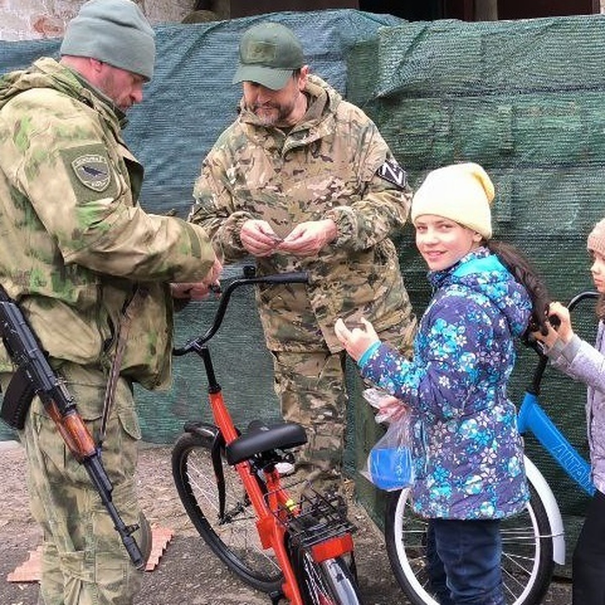 В Краснодаре волонтеры объявили сбор велосипедов для детей Донбасса - KP.RU