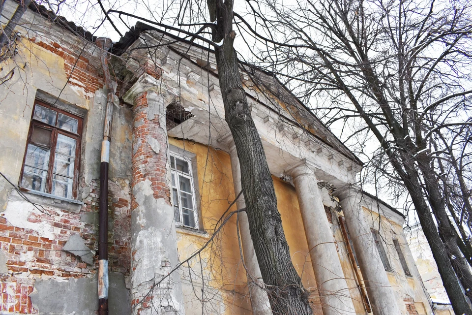 Объект культурного наследия медленно, но верно разрушается. Фото: vk.com/voopik_rzn.