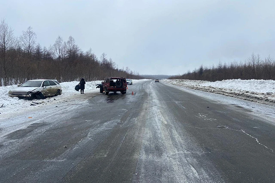 ДТП произошло на 15 километре трассы Солнечный - Ола Фото: telegram/gibdd_49