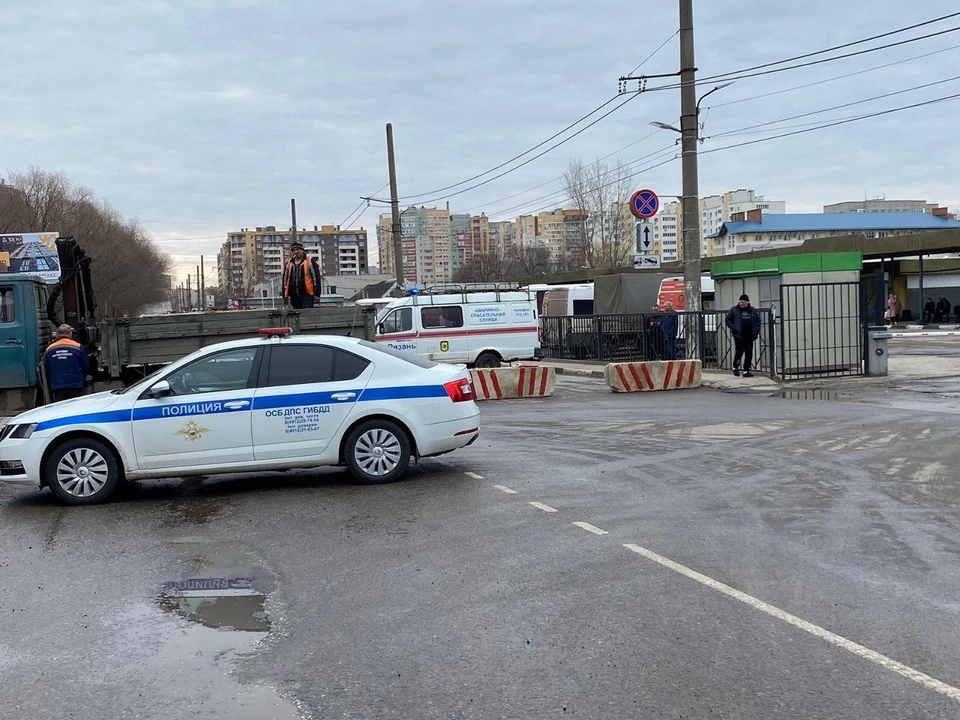 Перекрыт участок между автовокзалом "Приокский" и автосервисом на Окском проезде, 13. Фото: администрация Рязани.