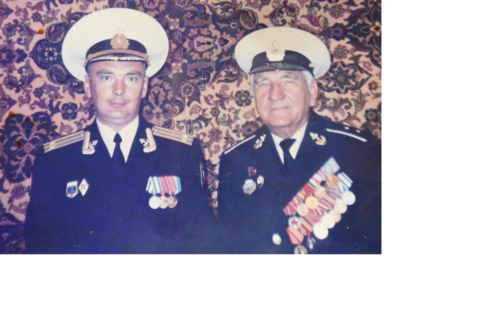 Мичман Дмитрий Кулик с сыном Александром