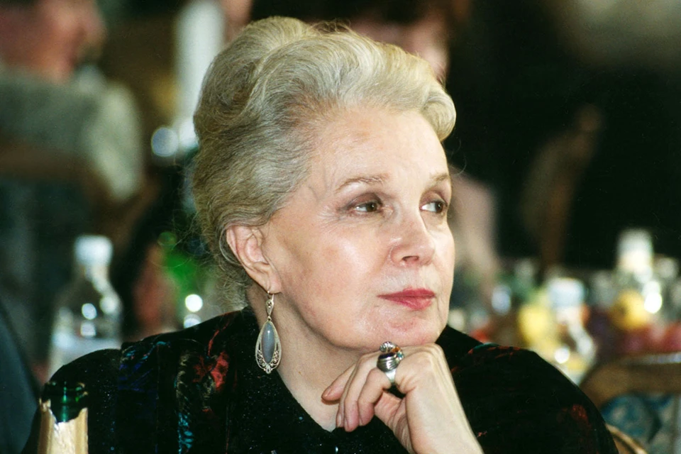 Про Элину Быстрицкую еще при жизни ходили легенды. Сама актриса крайне редко рассказывала о себе, поэтому было сложно понять, что быль, а что небыль. Фото: Михаил Гутерман/ТАСС