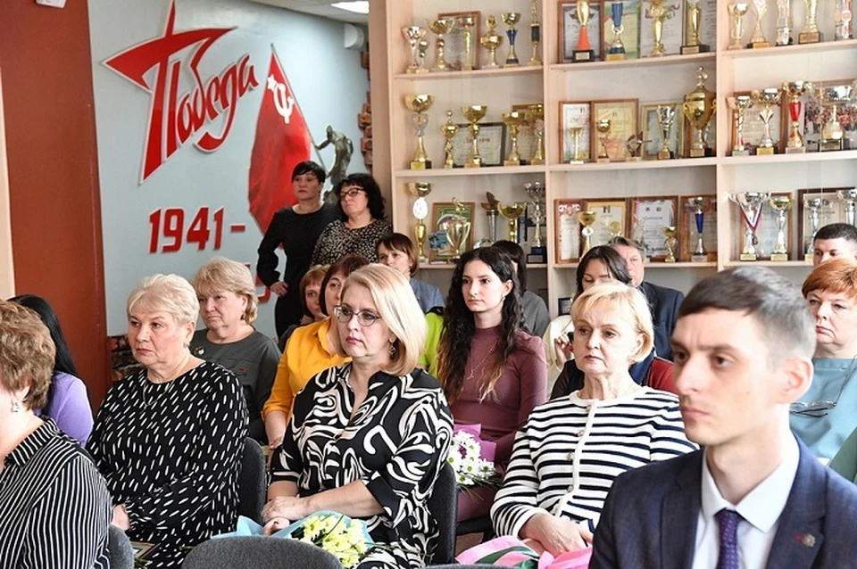 Сергей Кравчук встретился с педагогами гимназии № 1 города Хабаровска