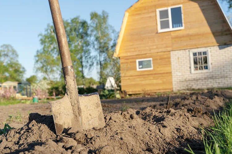 Подушки выбросить: как безопасно расконсервировать дачу после зимы