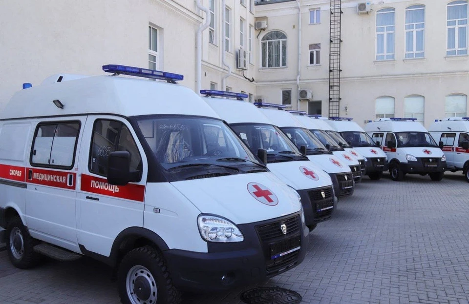 В больницы 19 районов Рязанской области передали 26 новых машин скорой помощи.