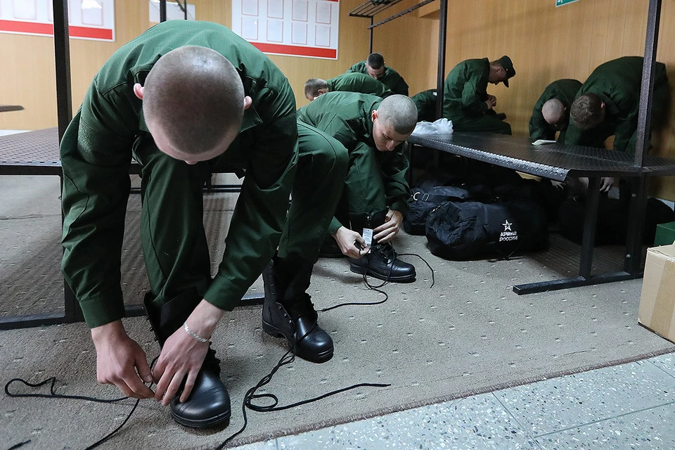 Главная задача рассматриваемого в Госдуме законопроекта - усовершенствовать всю систему, которая собирает данные о призывниках и резервистах.