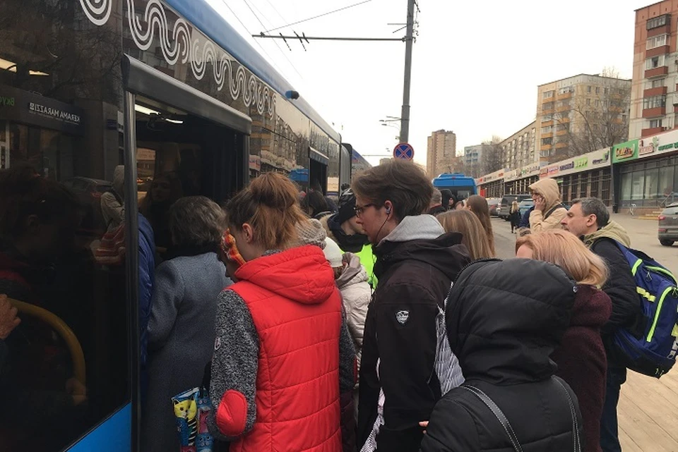 Автобусы смогут начать движение с 15 часов 14 апреля