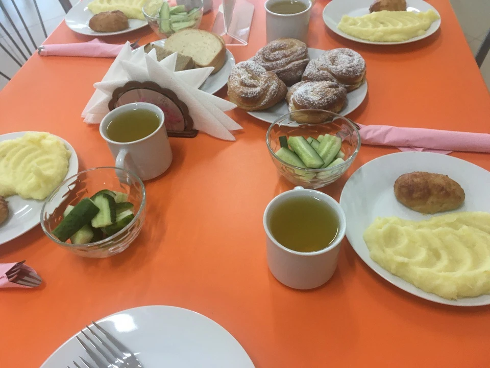 В числе льгот - бесплатное питание в школе