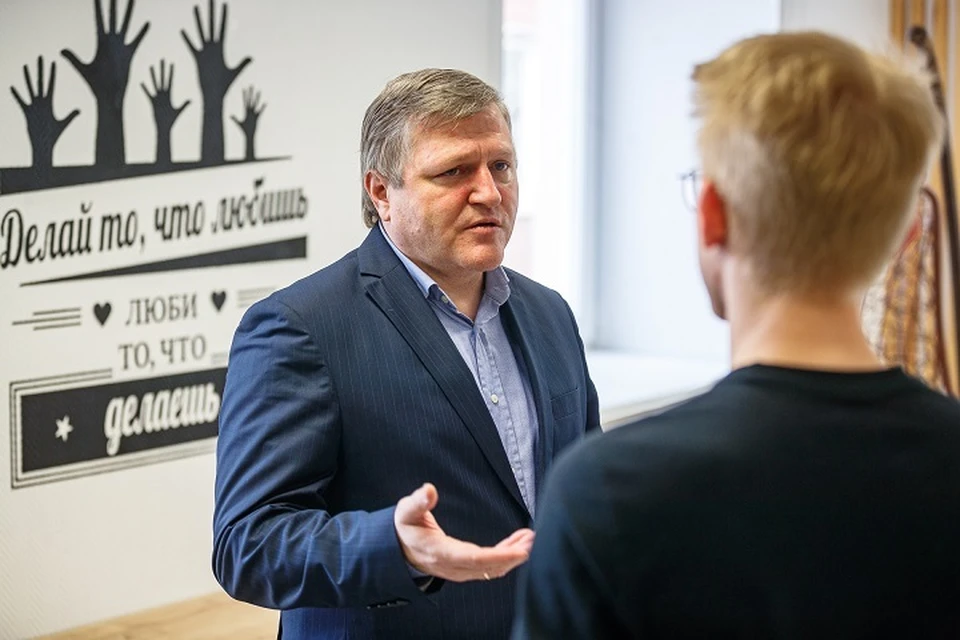 Алексей Бубнов назвал объекты, за которые можно проголосовать. Фото: пресс-служба Администрации Екатеринбурга