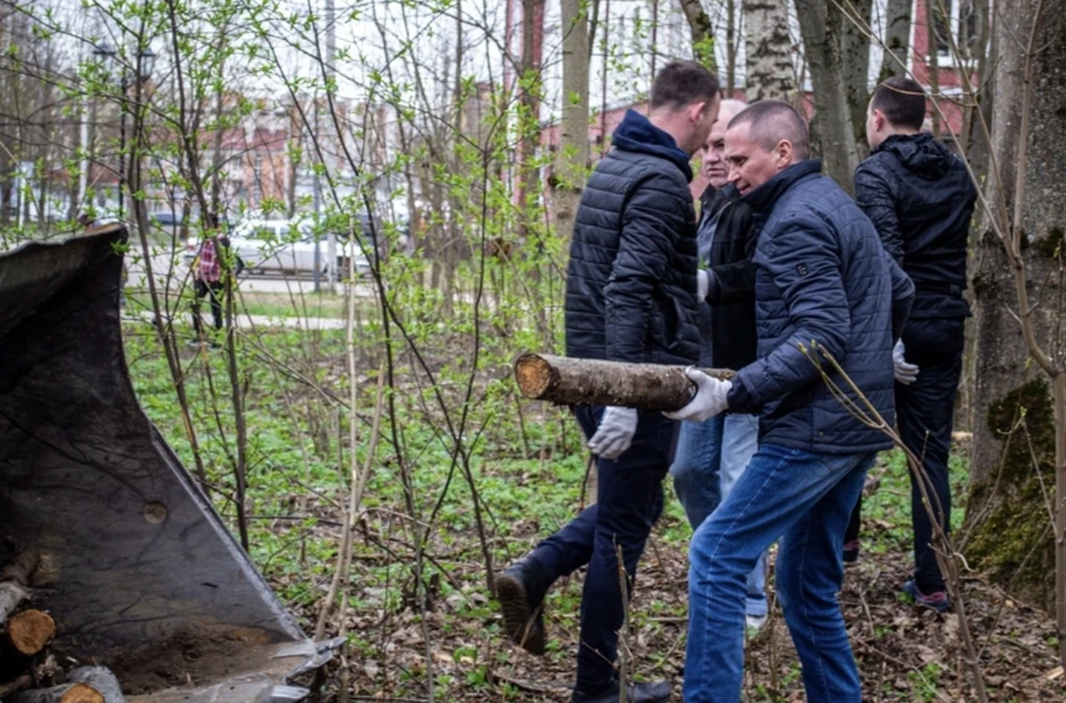 Глава Смоленска Андрей Борисов примет участие во Всероссийском субботнике. Фото: страница Андрея Борисова в соцсети.