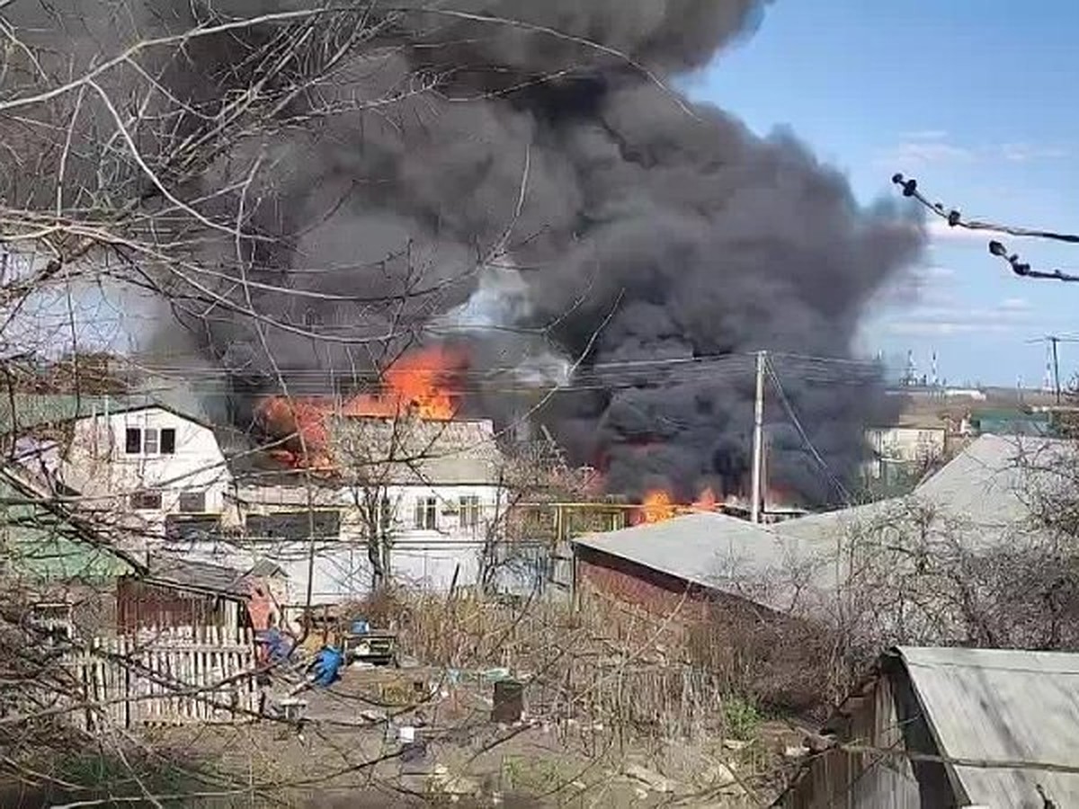 В Самарской области случился еще один крупный пожар, из-за которого  пострадал мужчина - KP.RU