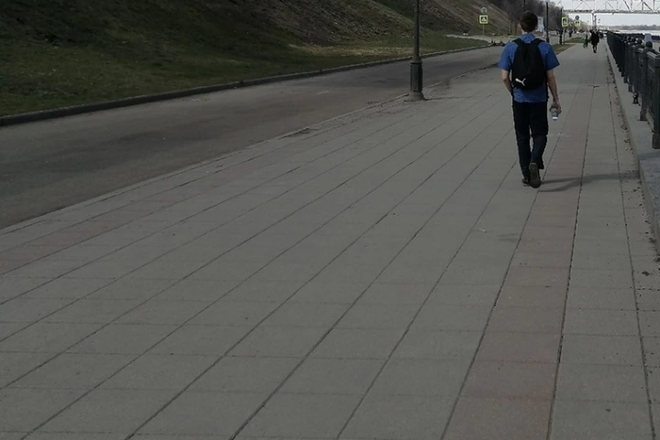 Укладывать плитку на набережных будет ярославская компания.