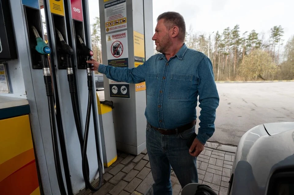 В соседнем Дагестане дизельное топливо самое дешевое в России и стоит 51,03 рубля за литр.
